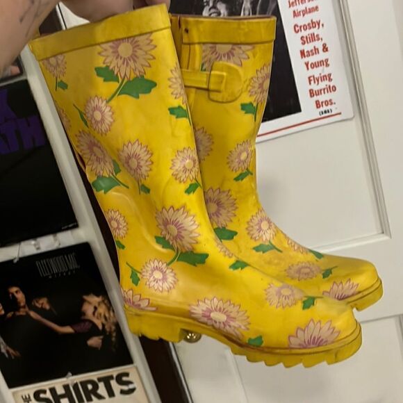 Vintage Shoes - Vintage yellow flower rain boots